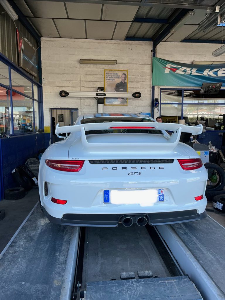 Entretien pneumatique sur Porsche